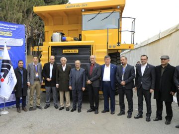 رونمایی از خط تولید انبوه دامپتراک ۶۰تنی ایرانی به همت گلگهر