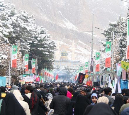 موکبهای شرکت توسعه آهن و فولاد گلگهر میزبان زائرین سردار دلها در گلزار شهدا