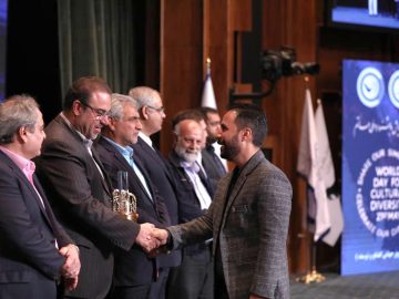 دریافت تندیس «فناوری و نوآوری پیشرو» توسط شرکت توسعه آهن و فولاد گلگهر