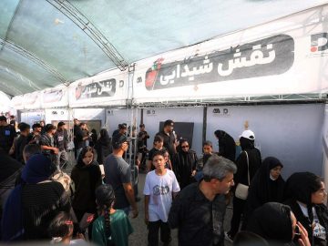 گزارش تصویری غرفه “نقش شیدایی” شرکت توسعه آهن و فولاد گل گهر در مراسم پیاده روی اربعین سیرجان